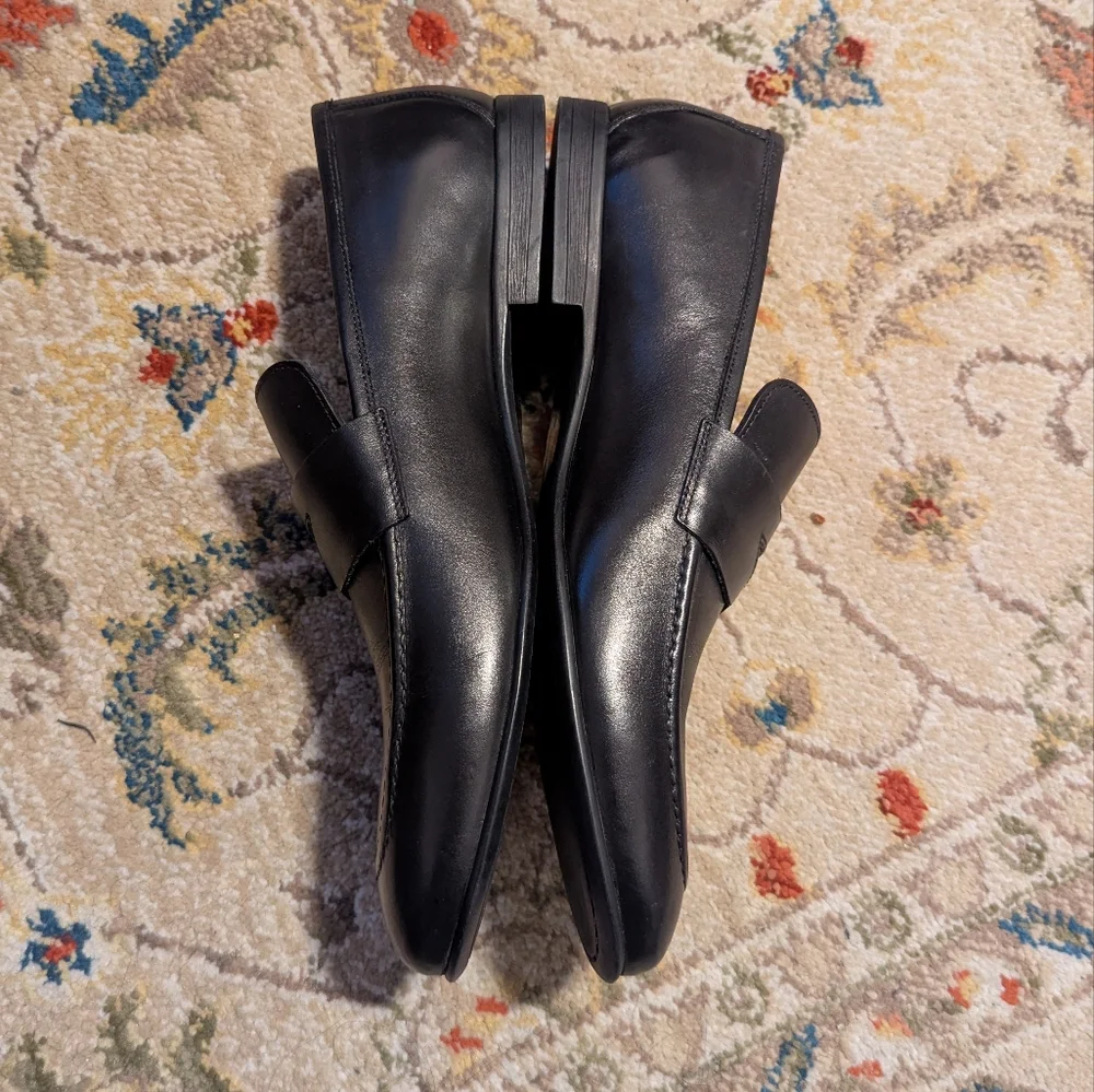Vella Pais barely used